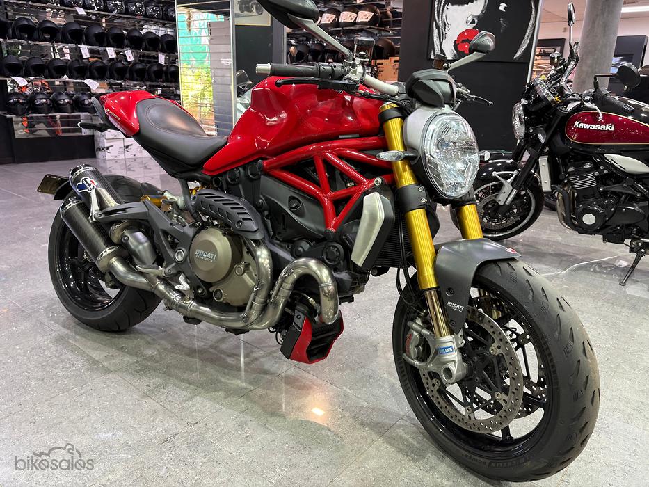 Ducati Monster 1200 S