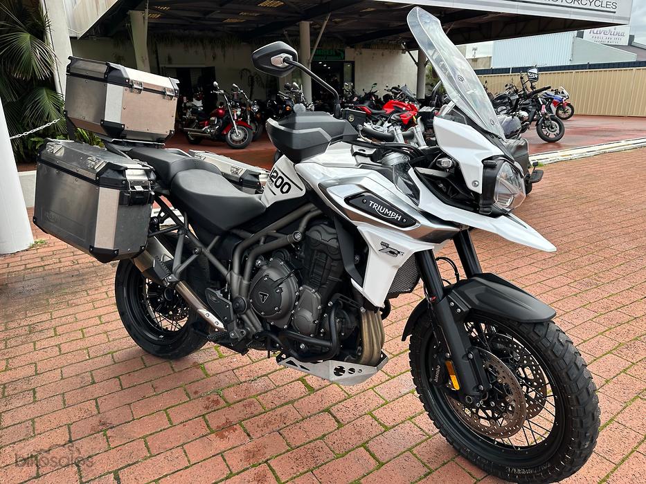 Triumph Tiger 1200 XCX